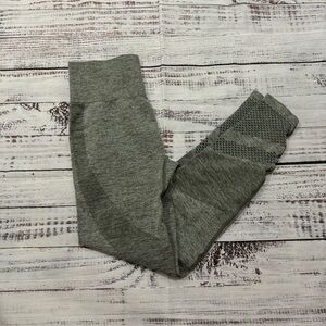 Pink by Victoria’s Secret leggings size small